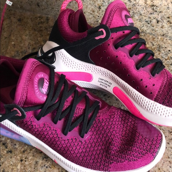 Women’s Nike joy ride sneakers - Picture 1 of 7